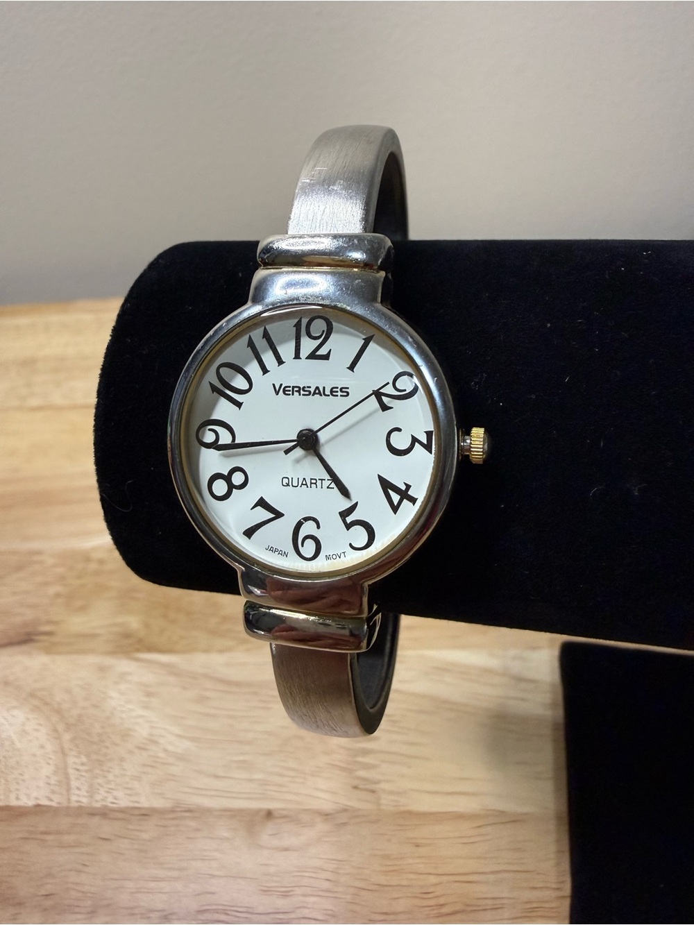 Versales Women’s Quartz Cuff Bangle Watch EUC - New Battery